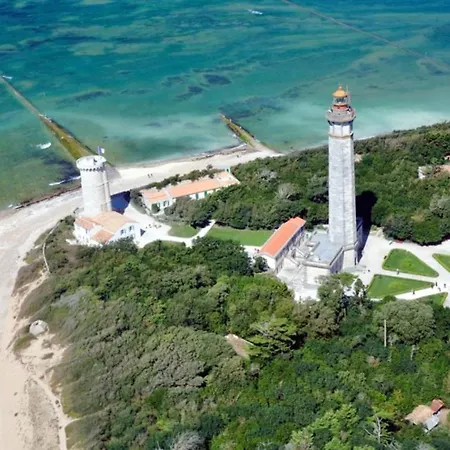 Maison D'une Chambre A Marie De Re A 600 M De La Plage Avec Terrasse Amenagee Et Wifi Hébergement de vacances Sainte-Marie-de-Ré